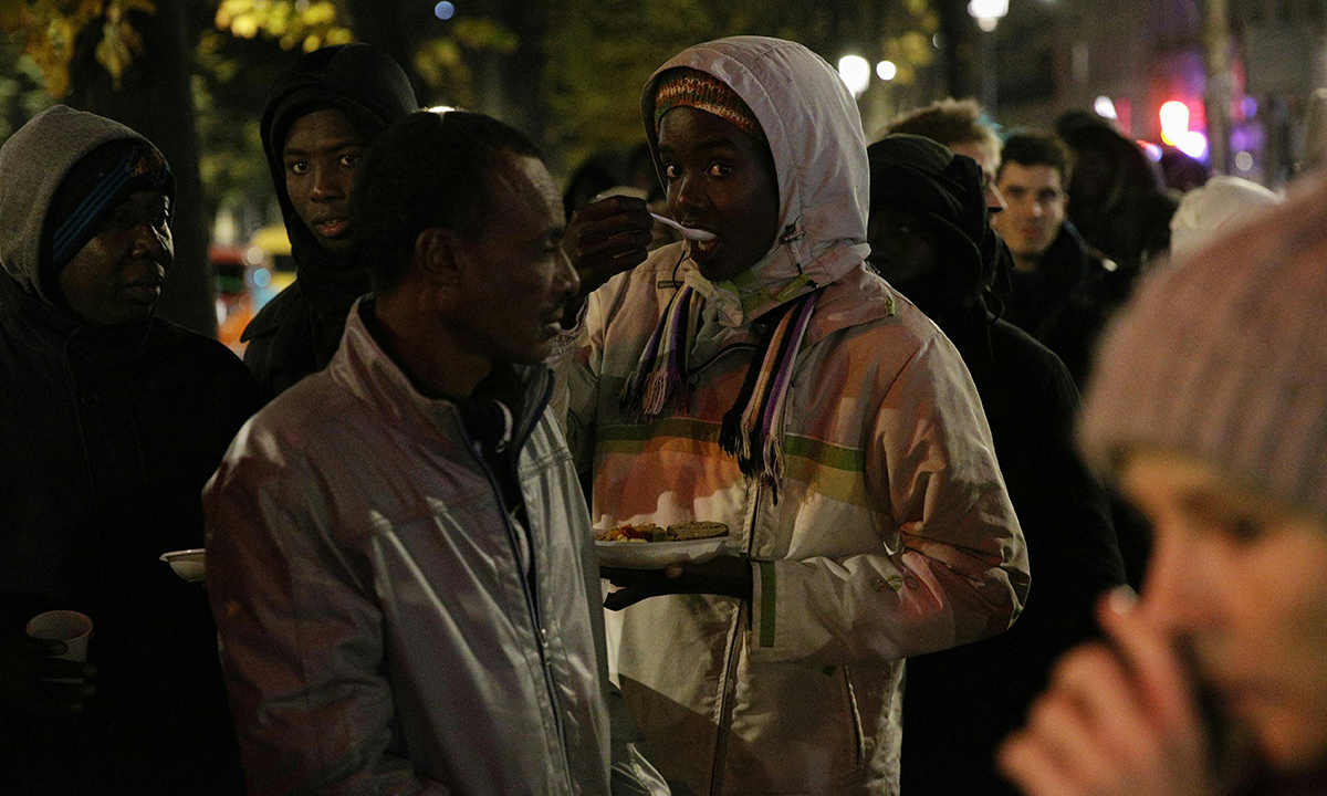 Parigi, 3 mila migranti accampati in città Parigi, 3 mila migranti accampati in città