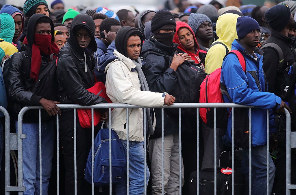 Migranti, il richiamo di Agcom ai media: rispetto della dignità delle persone