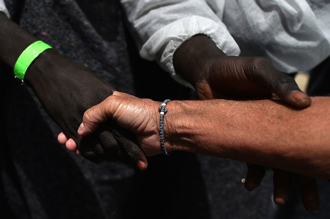 Migranti, il richiamo di Agcom ai media: rispetto della dignità delle persone