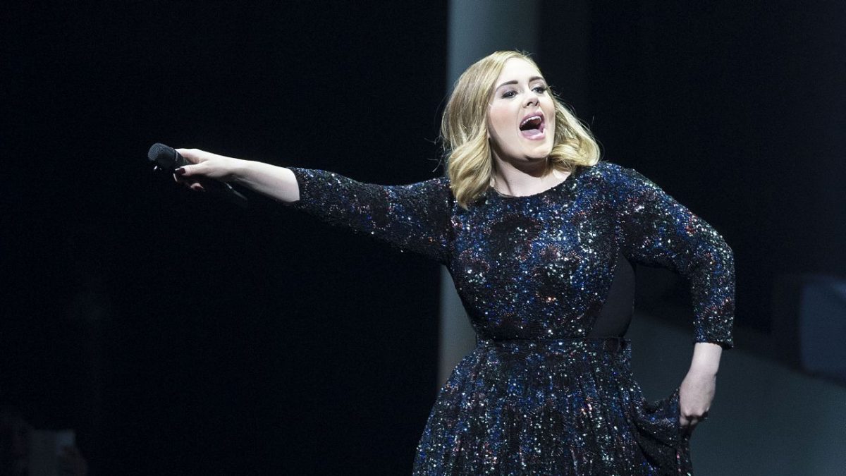 Galleria foto 'Adele rompe il tabù della depressione post parto' - foto 5