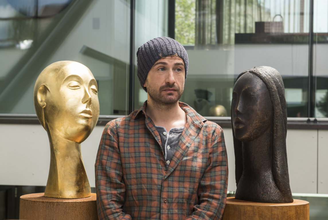 Mister Felicità: Siani “antidepressivo” al posto di Abatantuono Mister Felicità: Siani “antidepressivo” al posto di Abatantuono