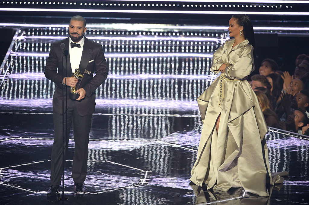 Jennifer Lopez e Drake si sono fidanzati: ecco la reazione di Rihanna