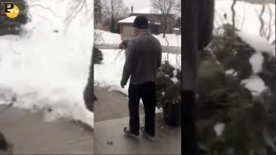 Ontario: gente pattina sulle strade ghiacciate | video