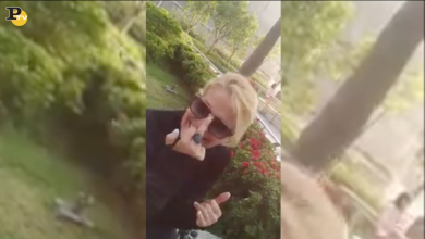 Heather Parisi fa il dito medio (alla Cuccarini) | video