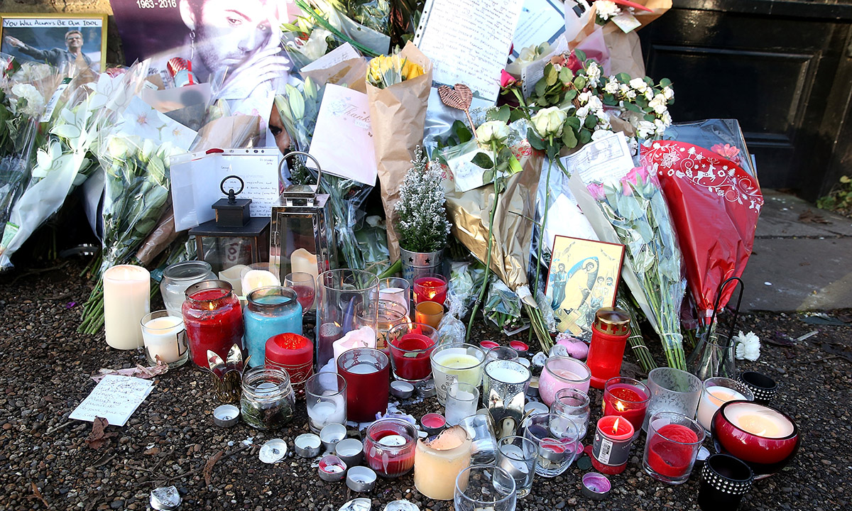 George Michael, l’ultimo tributo dei fan – Foto George Michael, l’ultimo tributo dei fan – Foto