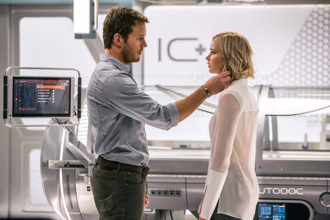 Passengers, la solitudine degli amanti siderali – La recensione