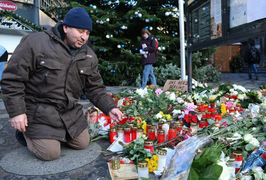 Chi era Anis Amri, l’attentatore di Berlino ucciso a Milano – FOTO e VIDEO Chi era Anis Amri, l’attentatore di Berlino ucciso a Milano – FOTO e VIDEO