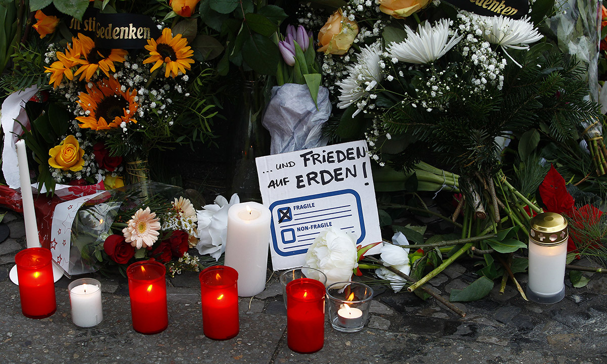 Chi era Anis Amri, l’attentatore di Berlino ucciso a Milano – FOTO e VIDEO Chi era Anis Amri, l’attentatore di Berlino ucciso a Milano – FOTO e VIDEO