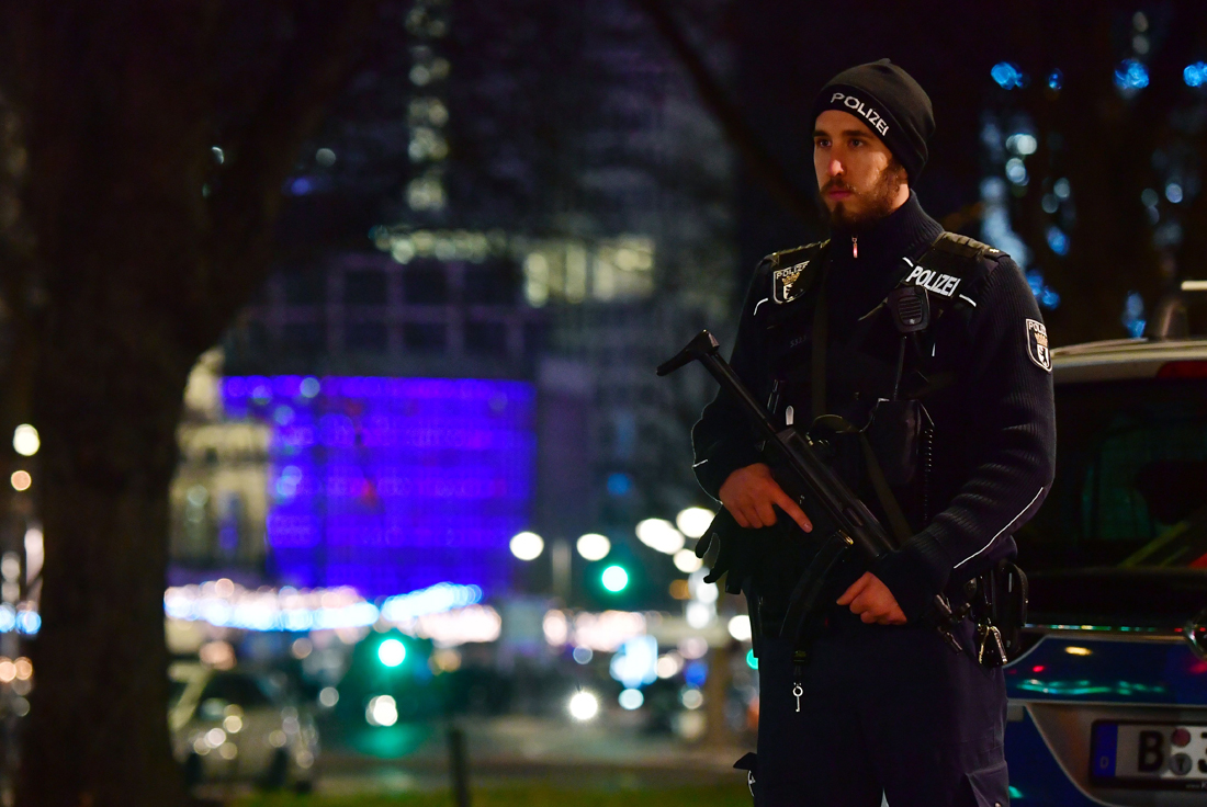 Chi era Anis Amri, l’attentatore di Berlino ucciso a Milano – FOTO e VIDEO Chi era Anis Amri, l’attentatore di Berlino ucciso a Milano – FOTO e VIDEO