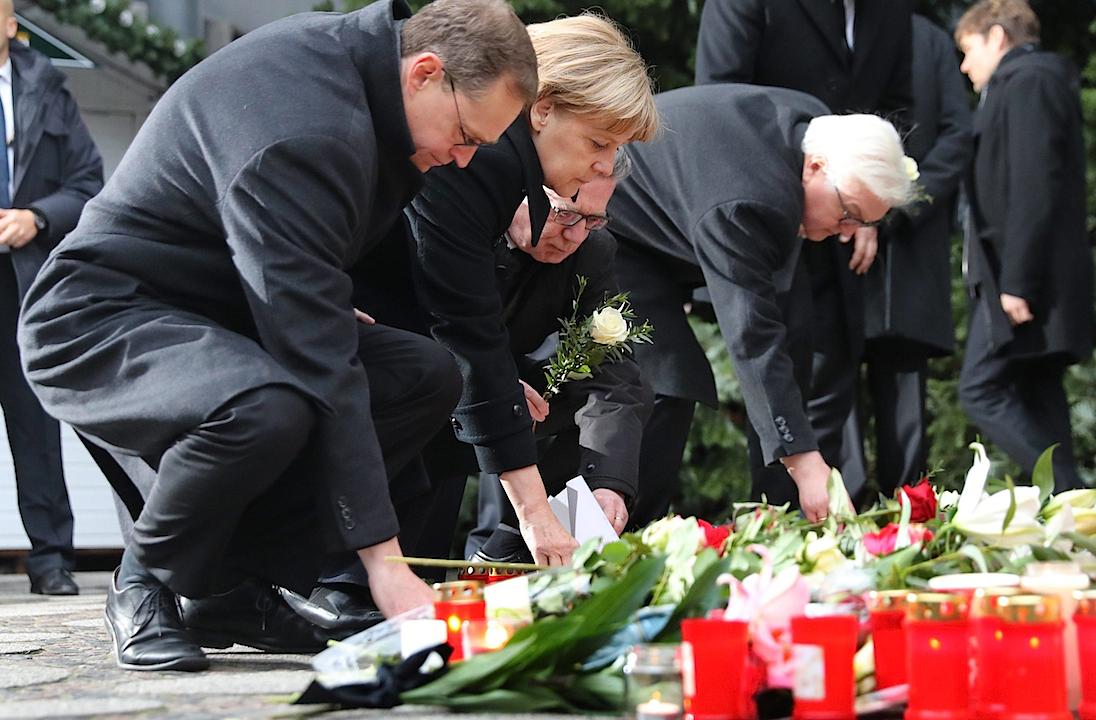 L’attentatore di Berlino ucciso alle porte di Milano L’attentatore di Berlino ucciso alle porte di Milano