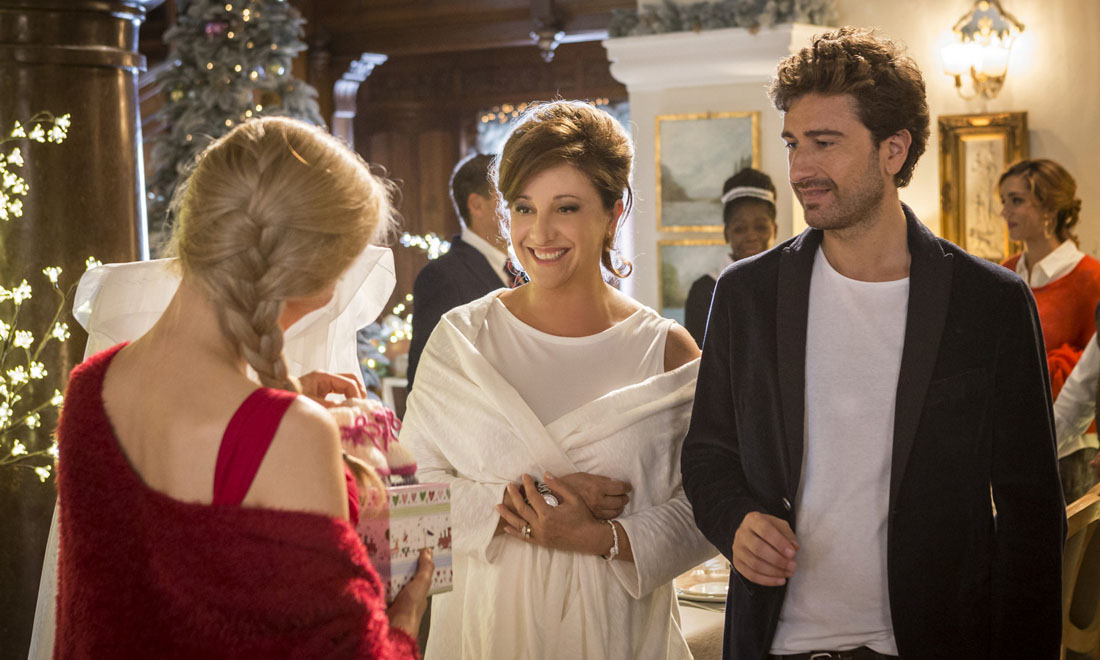 Mister Felicità, il nuovo film di Alessandro Siani: Carla Signoris sul set – Video Mister Felicità, il nuovo film di Alessandro Siani: Carla Signoris sul set – Video