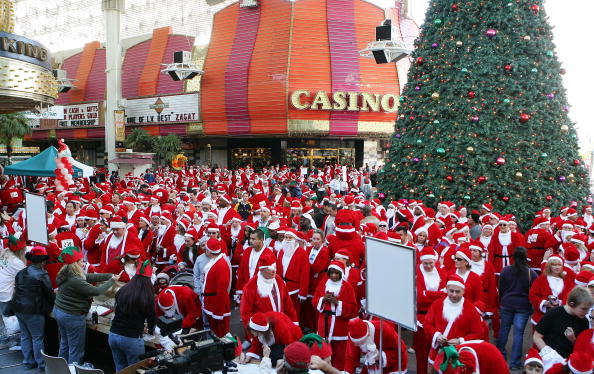 I Babbo Natale di corsa nel mondo I Babbo Natale di corsa nel mondo