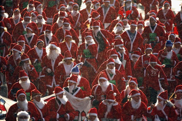 I Babbo Natale di corsa nel mondo I Babbo Natale di corsa nel mondo
