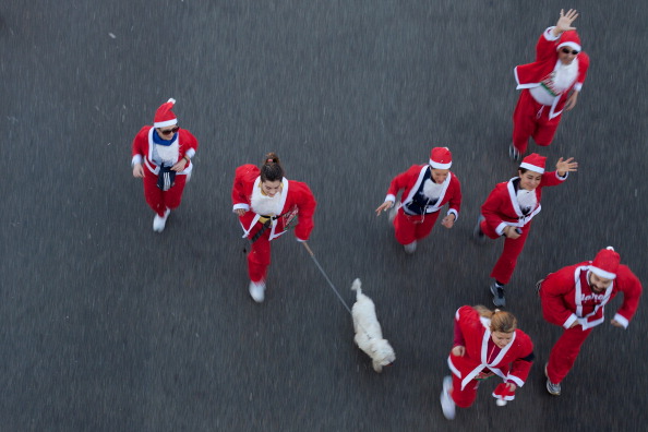 I Babbo Natale di corsa nel mondo I Babbo Natale di corsa nel mondo