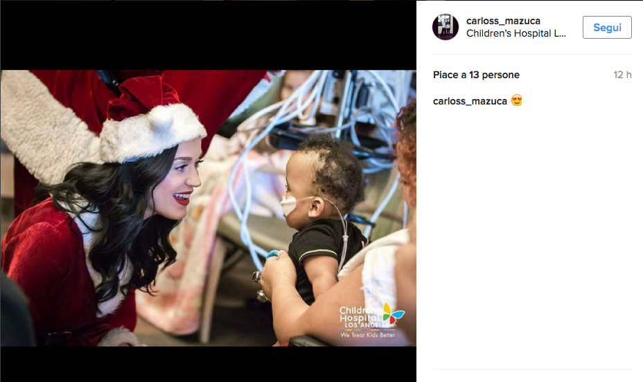 Orlando Bloom e Katy Perry in versione Babbo Natale per i bimbi malati Orlando Bloom e Katy Perry in versione Babbo Natale per i bimbi malati
