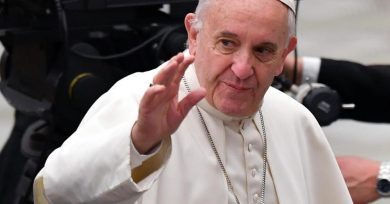 Unomattina: il Papa telefona in diretta tv