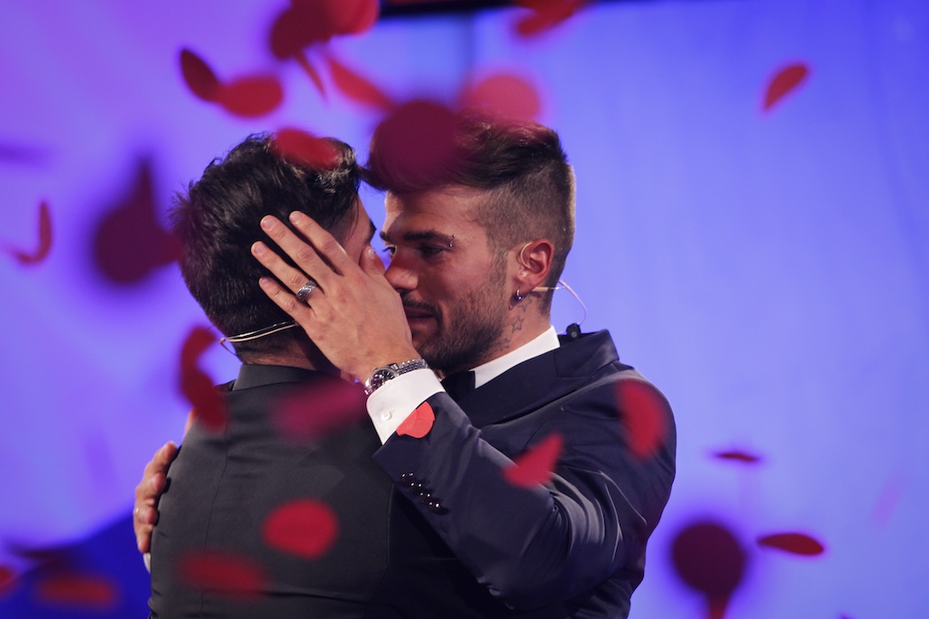Uomini e Donne: i momenti più belli della scelta di Claudio Sona Uomini e Donne: i momenti più belli della scelta di Claudio Sona