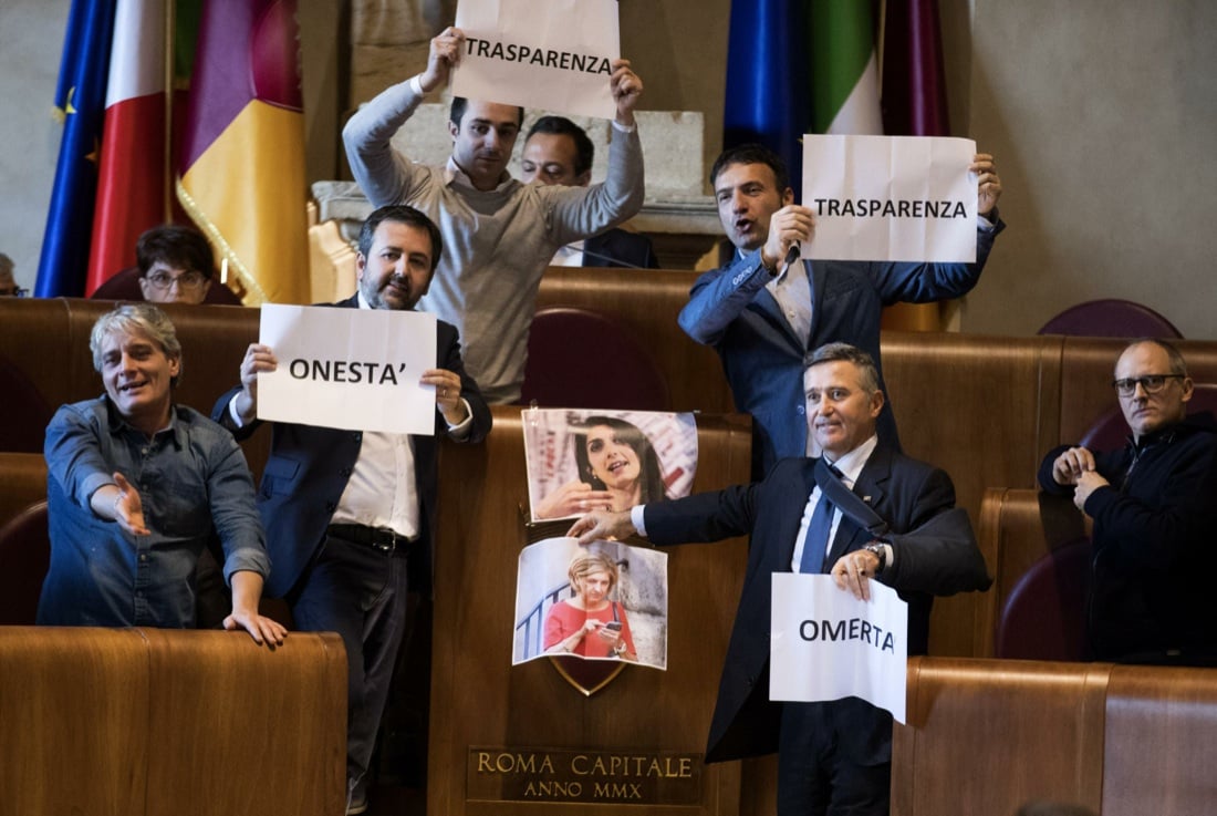 Chi è Raffaele Marra, il braccio destro di Virginia Raggi arrestato oggi Chi è Raffaele Marra, il braccio destro di Virginia Raggi arrestato oggi