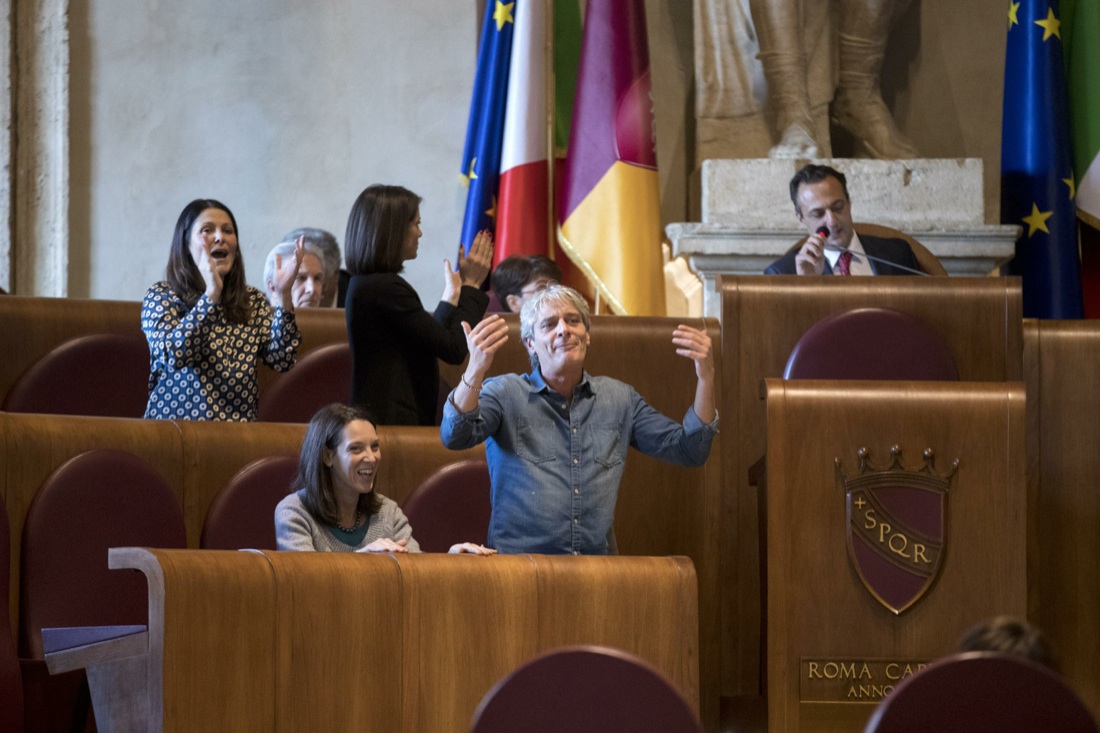 Chi è Raffaele Marra, il braccio destro di Virginia Raggi arrestato oggi Chi è Raffaele Marra, il braccio destro di Virginia Raggi arrestato oggi