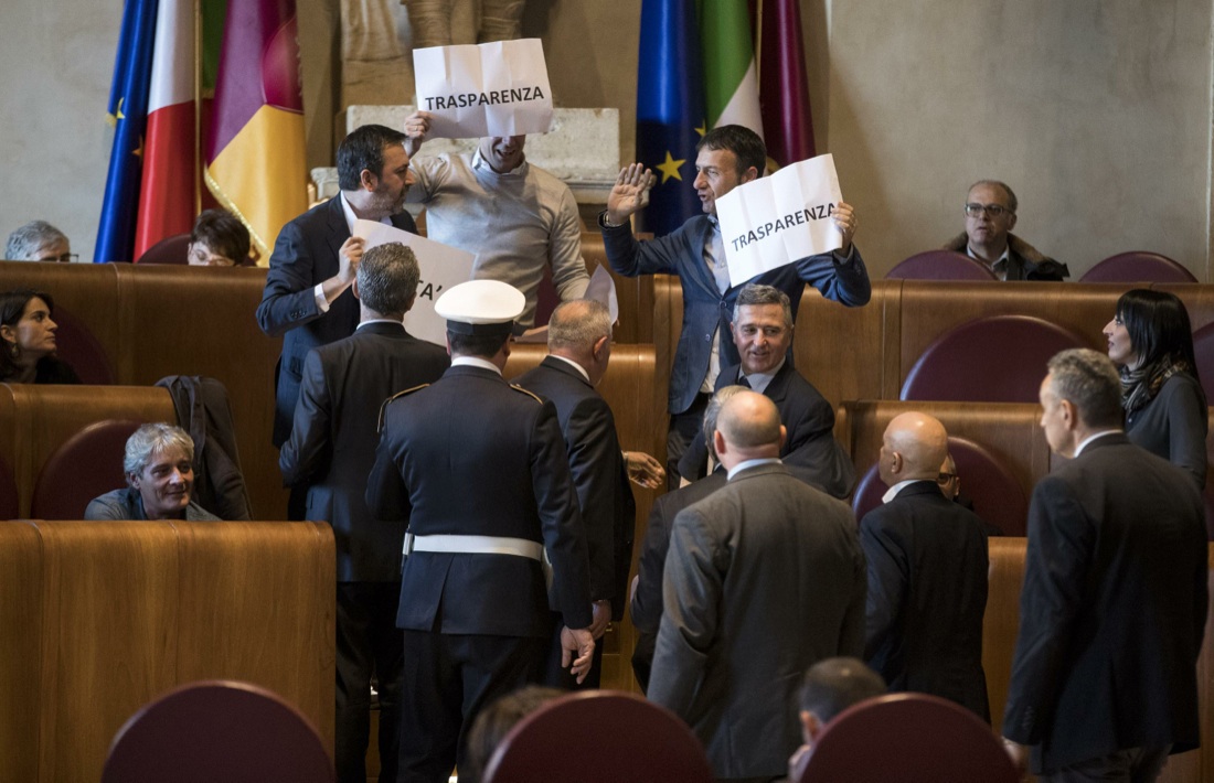 Chi è Raffaele Marra, il braccio destro di Virginia Raggi arrestato oggi Chi è Raffaele Marra, il braccio destro di Virginia Raggi arrestato oggi