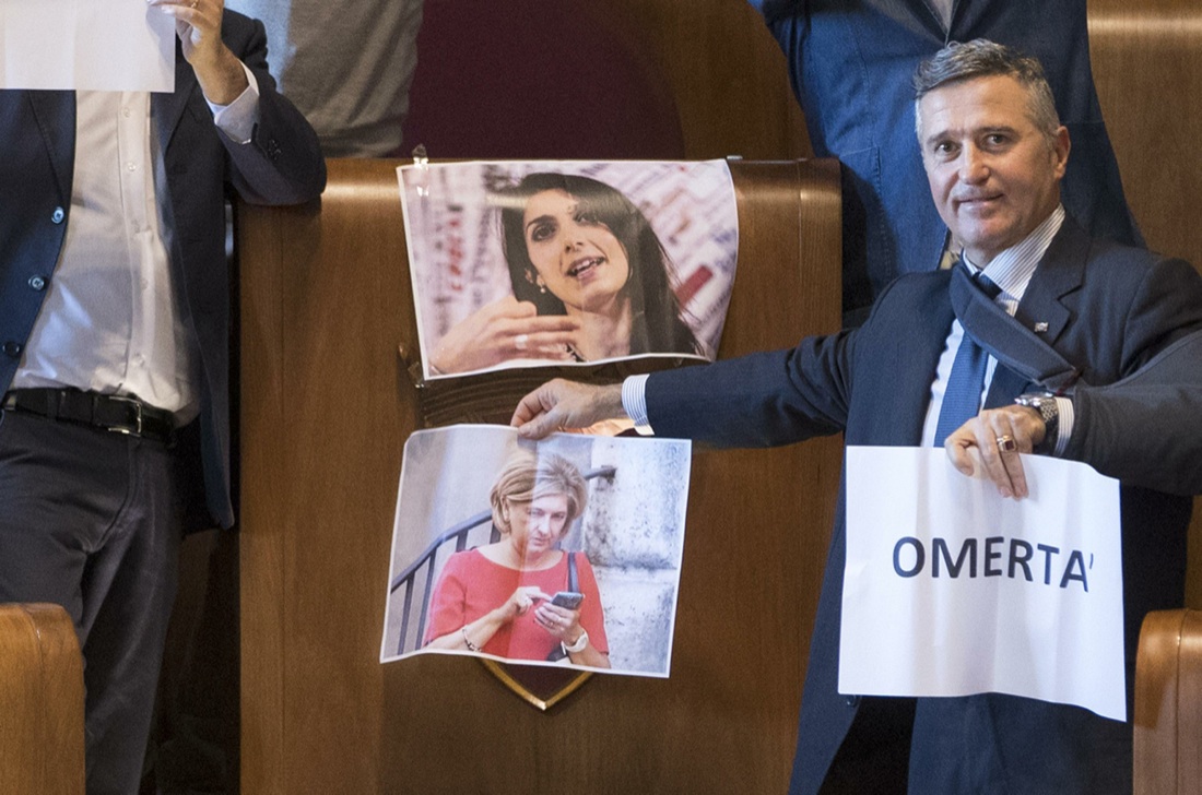 Chi è Raffaele Marra, il braccio destro di Virginia Raggi arrestato oggi Chi è Raffaele Marra, il braccio destro di Virginia Raggi arrestato oggi