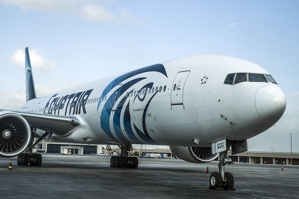 Disastro Egyptair: tracce di esplosivo sui resti dei passeggeri Disastro Egyptair: tracce di esplosivo sui resti dei passeggeri
