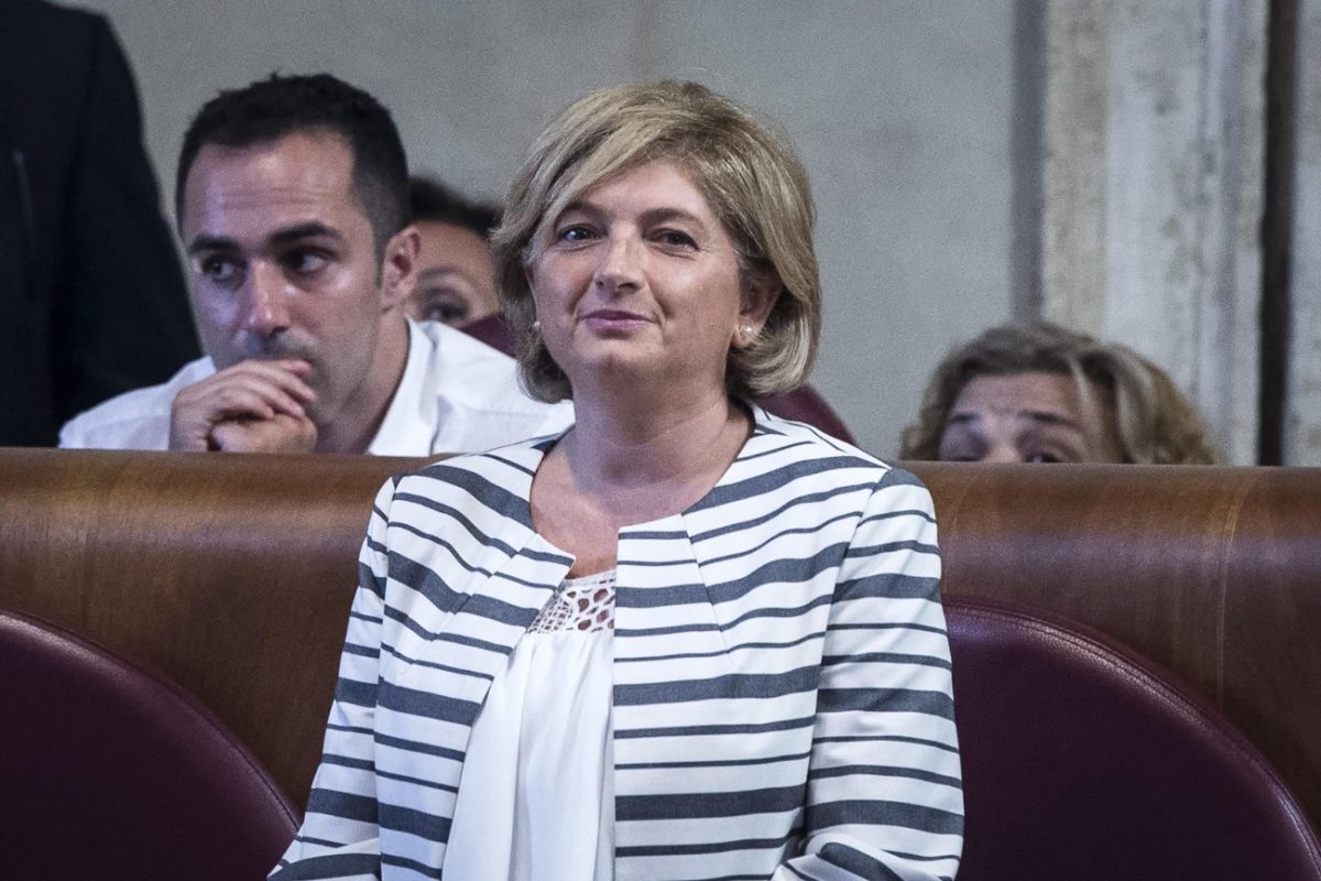 Roma: cinque i capi di accusa per Paola Muraro Roma: cinque i capi di accusa per Paola Muraro