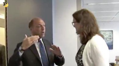 Alfano a Bruxelles: si scusa in inglese ma sbaglia pronuncia