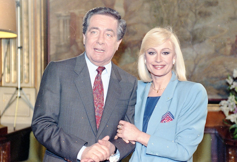 Raffaella Carrà, lascia la tv: “Spazio a nuove showgirl”