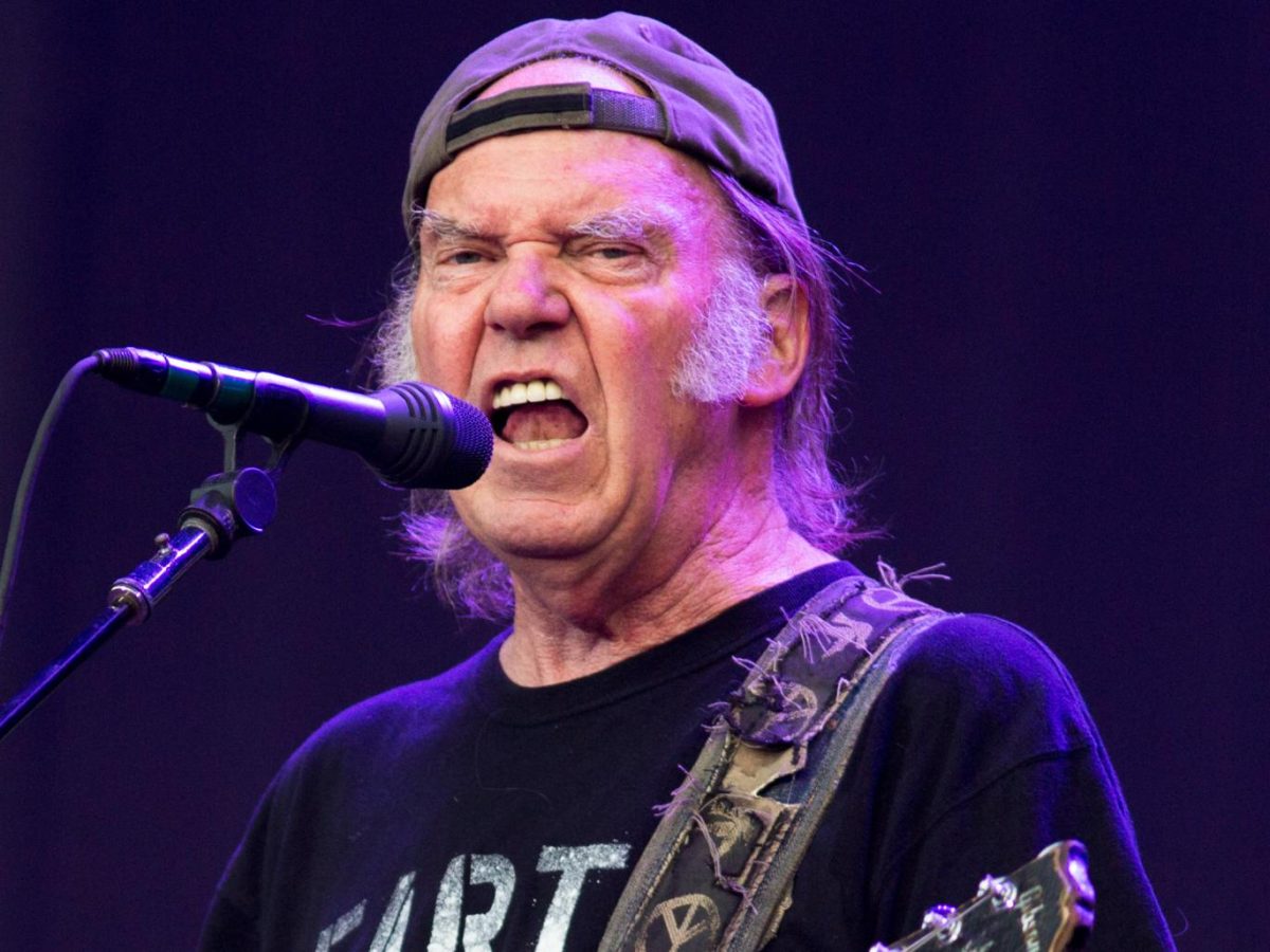 Neil Young: il 9 dicembre esce il nuovo album “Peace Trail” Neil Young: il 9 dicembre esce il nuovo album “Peace Trail”