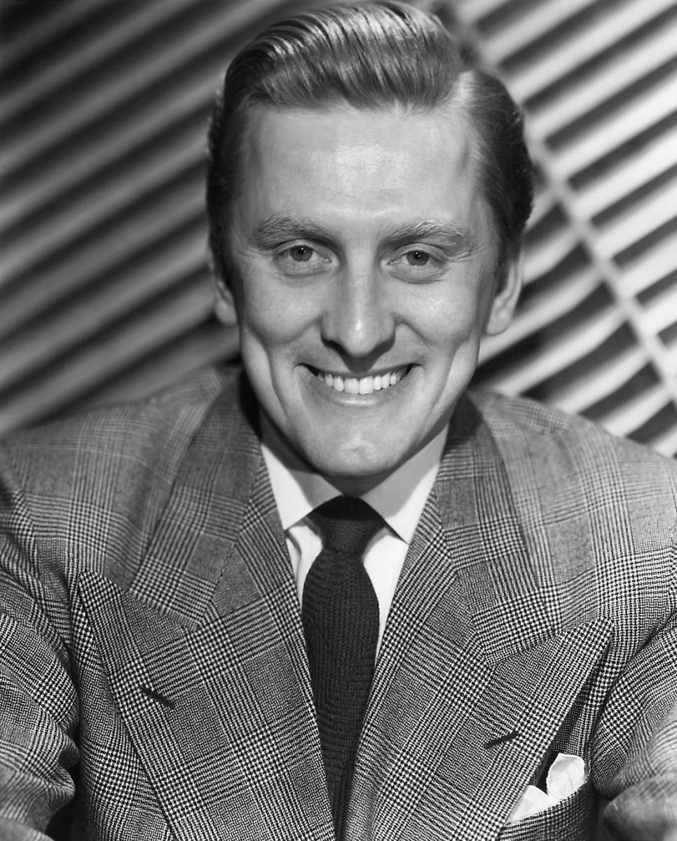 Kirk Douglas, compie 100 anni lo Spartacus icona di Hollywood – Foto Kirk Douglas, compie 100 anni lo Spartacus icona di Hollywood – Foto