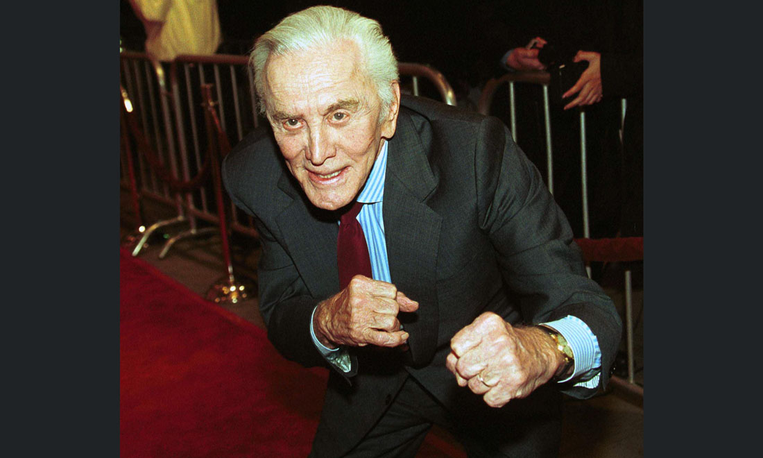 Kirk Douglas, compie 100 anni lo Spartacus icona di Hollywood – Foto Kirk Douglas, compie 100 anni lo Spartacus icona di Hollywood – Foto