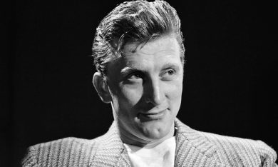 Kirk Douglas, compie 100 anni lo Spartacus icona di Hollywood – Foto