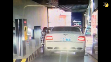 Cina: l’auto di lusso si schianta contro il muro