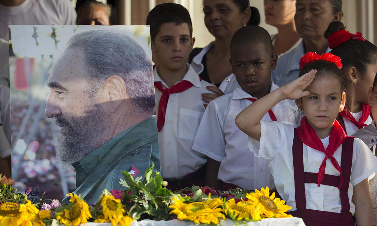L’ultimo saluto di Cuba a Fidel Castro – Foto