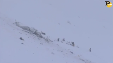Elicottero 118 si schianta a Campo Felice. 6 morti | video