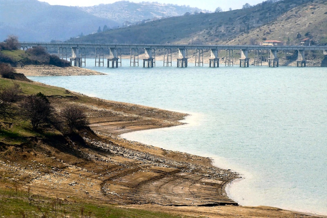Il sistema idroelettrico di Campotosto e l'”effetto Vajont” Il sistema idroelettrico di Campotosto e l'”effetto Vajont”