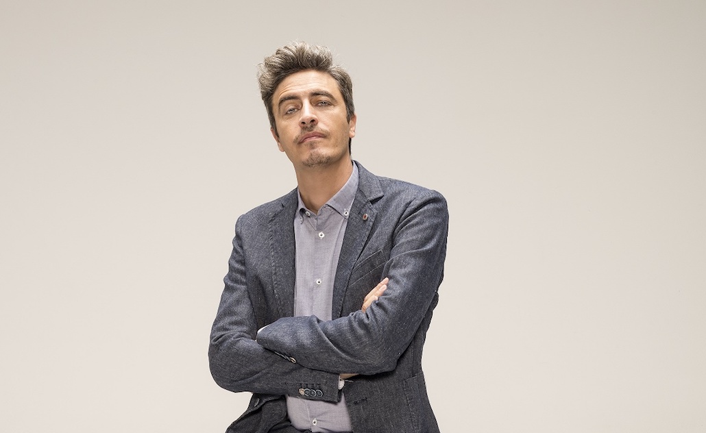 Il Testimone: tornano le inchieste impossibili di Pif, si parte con Roberto Bolle