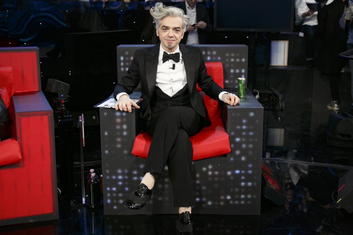 Amici 16: Sabrina Ferilli lascia il serale del talent show? Amici 16: Sabrina Ferilli lascia il serale del talent show?