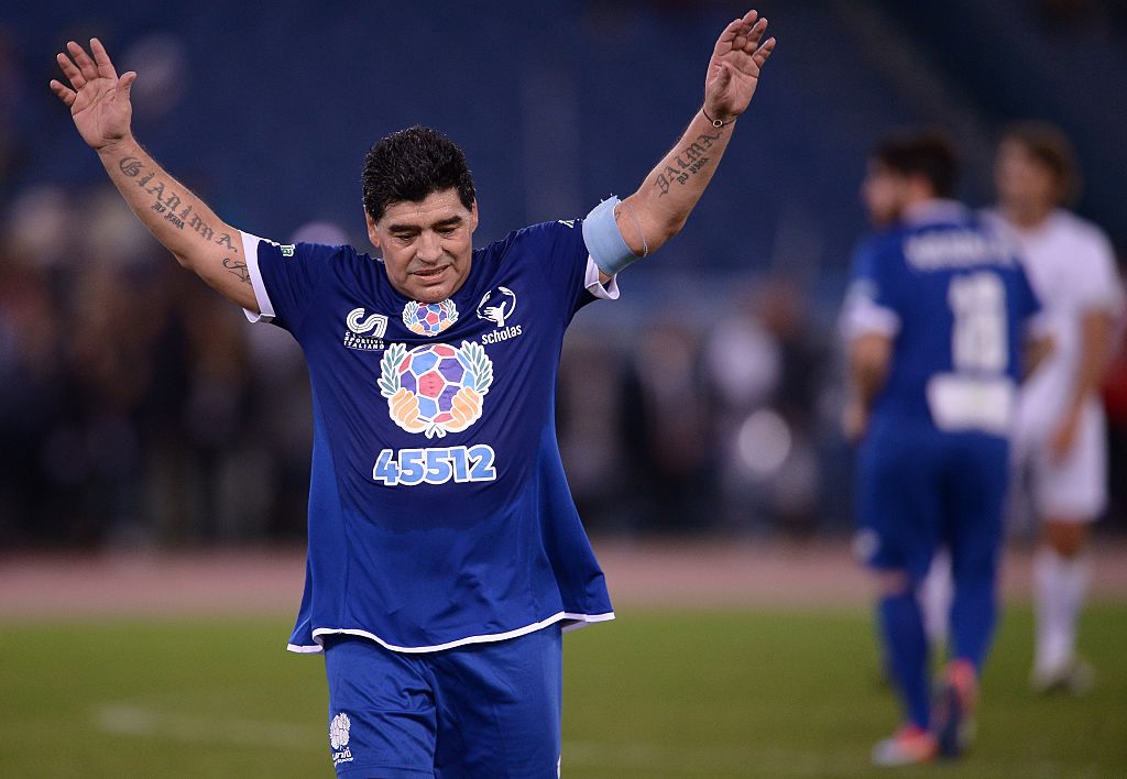 L’Intervista: Diego Armando Maradona ospite di Maurizio Costanzo L’Intervista: Diego Armando Maradona ospite di Maurizio Costanzo