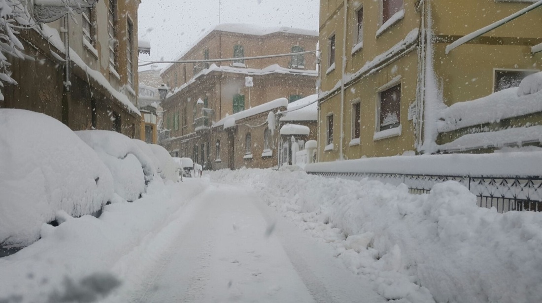 Prosegue il maltempo in Italia, con neve, freddo e forte vento – Foto e Video Prosegue il maltempo in Italia, con neve, freddo e forte vento – Foto e Video