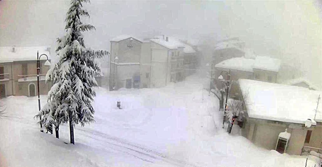 Prosegue il maltempo in Italia, con neve, freddo e forte vento – Foto e Video Prosegue il maltempo in Italia, con neve, freddo e forte vento – Foto e Video