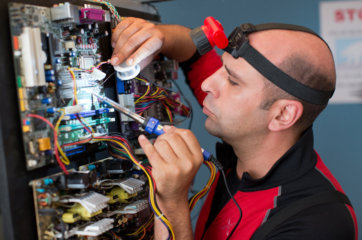 Stefano Accorsi e Checco Zalone papà vip