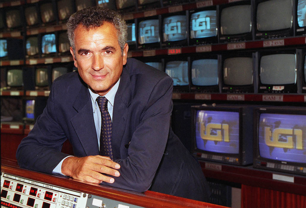 Auguri Tg5: il telegiornale della rete ammiraglia Mediaset compie 25 anni Auguri Tg5: il telegiornale della rete ammiraglia Mediaset compie 25 anni