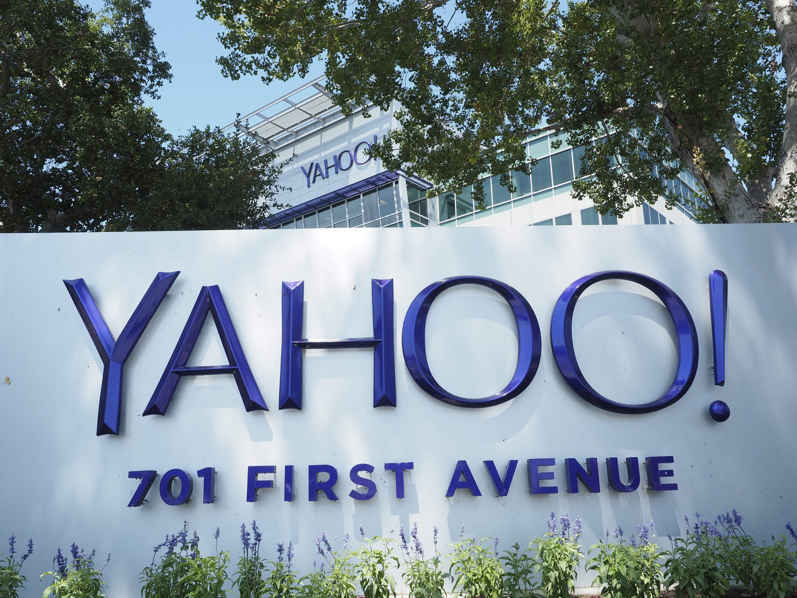Yahoo! cambia nome e business