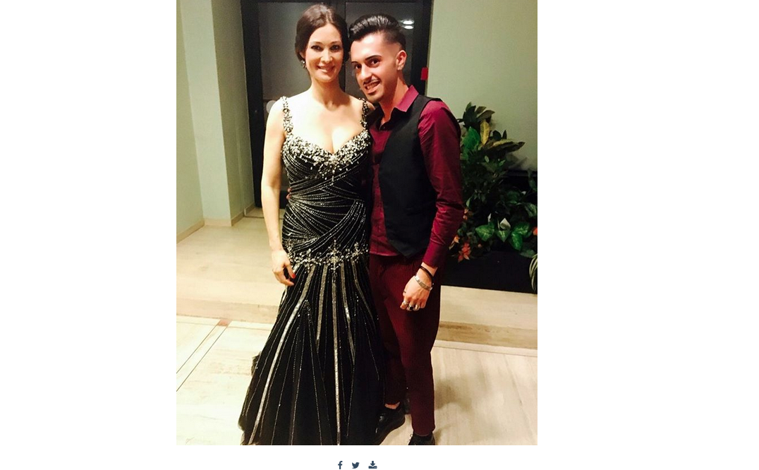 Manuela Arcuri, la festa di compleanno è social