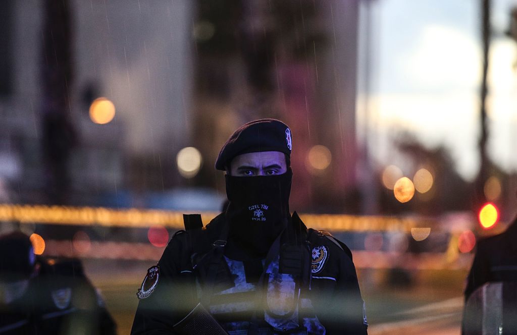 Turchia: attacco terroristico al Tribunale di Smirne Turchia: attacco terroristico al Tribunale di Smirne