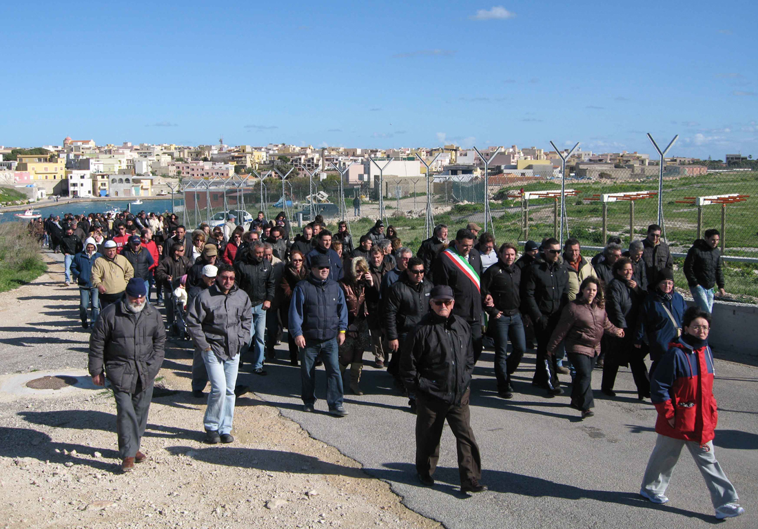 Immigrazione: perché il governo vuole riaprire i Cie