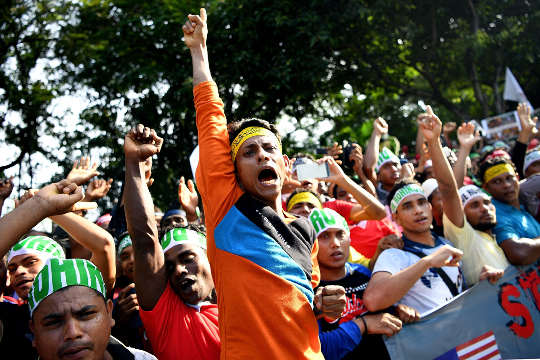 Myanmar: la foto di Mohammed, bimbo Rohingya, fa il giro del mondo Myanmar: la foto di Mohammed, bimbo Rohingya, fa il giro del mondo