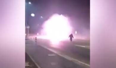 Napoli, follia di Capodanno: l’esplosione di una bomba carta